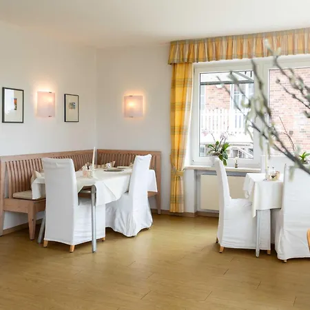 Haus Koebesine 22 *